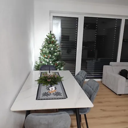 Emily B311 Oravske Vesele